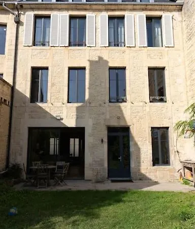 Maison Quartier Historique Avec Jardin Et Parking Prive *