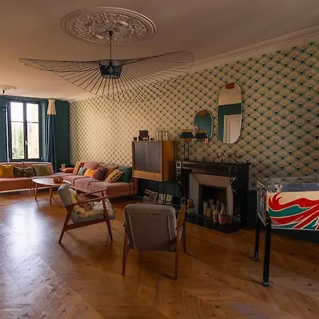 Maison Quartier Historique Avec Jardin Et Parking Prive *