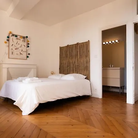 Maison Quartier Historique Avec Jardin Et Parking Prive Caen